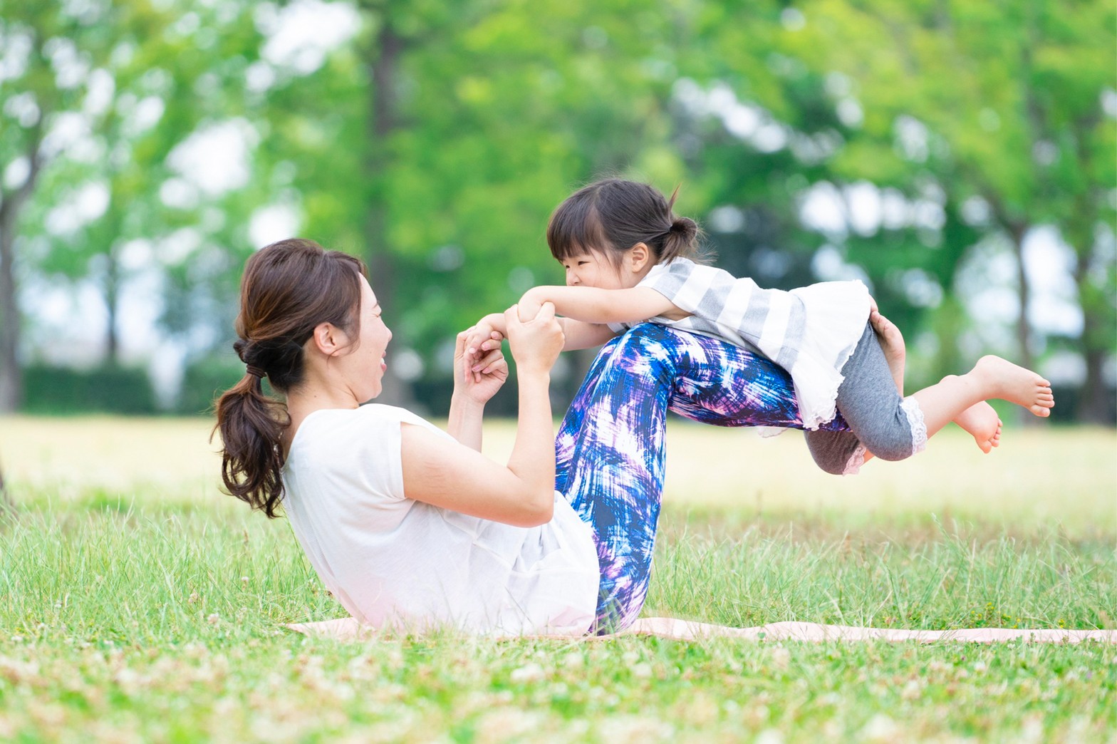 ヨガマットとアクセサリー Prema Nadi